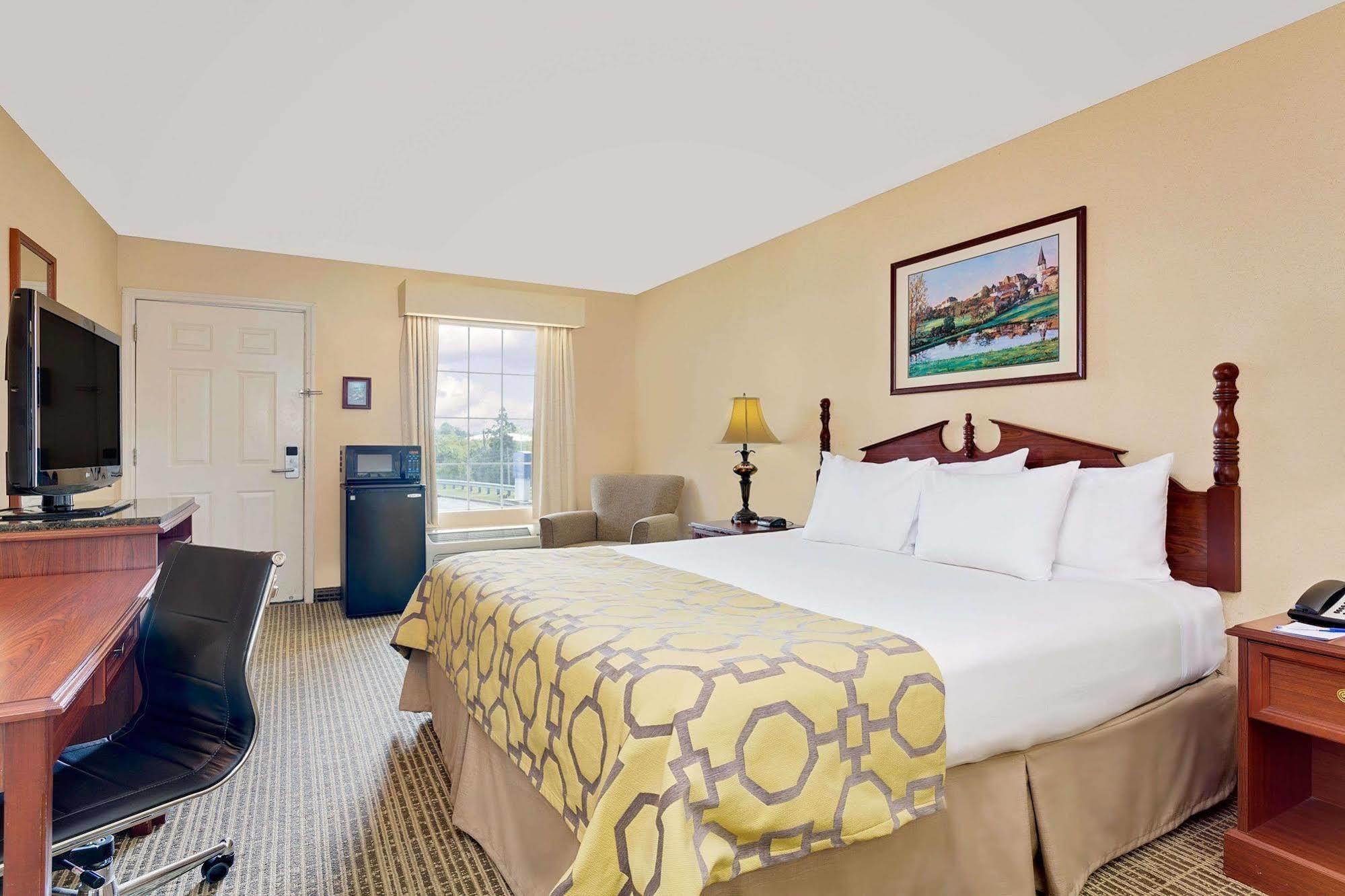 Baymont By Wyndham Cleveland Motel Exterior foto